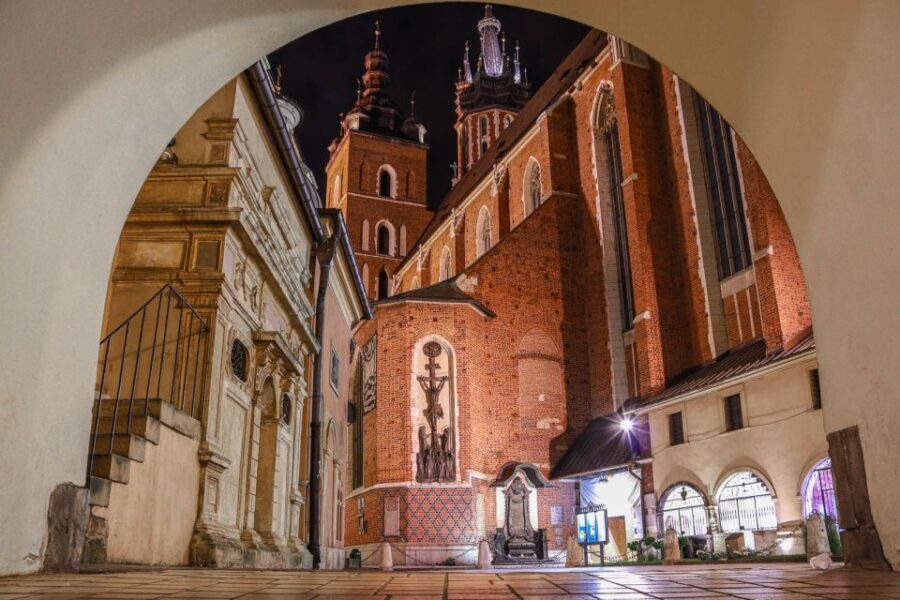 Kraków: Old Town & Wawel Castle Walking Tour - Who Should Take This Tour?