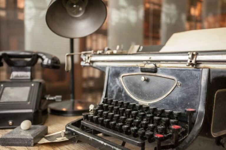 Krakow: Oskar Schindler's Factory Skip-The-Line Ticket - The Pros and Cons