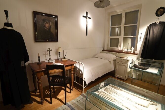 Krakow: Pope John Paul II History: Guided Tour - Home & Sanctuary - The Sum Up