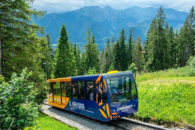Kraków to Zakopane Private Luxury Tour - The Scenic Journey Begins: Chochołów