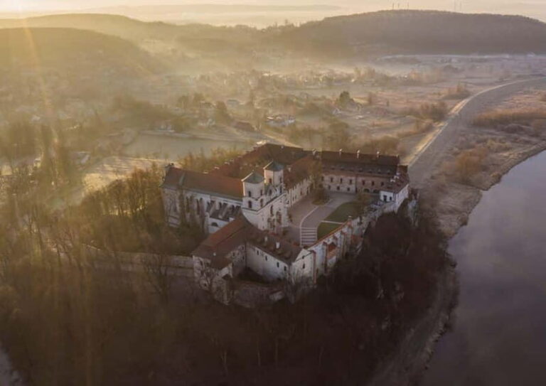 Krakow: Vistula River Cruise to Tyniec Monastery - The Route and Its Significance