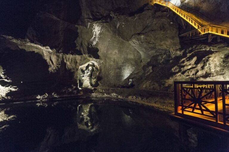 Krakow: Wawel Castle and Cathedral & Salt Mine, with Lunch - A Full Breakdown of the Tour Experience