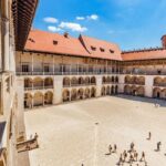 Krakow: Wawel Castle Guided Tour with Skip-The-Line Entry - Who Should Consider This Tour?