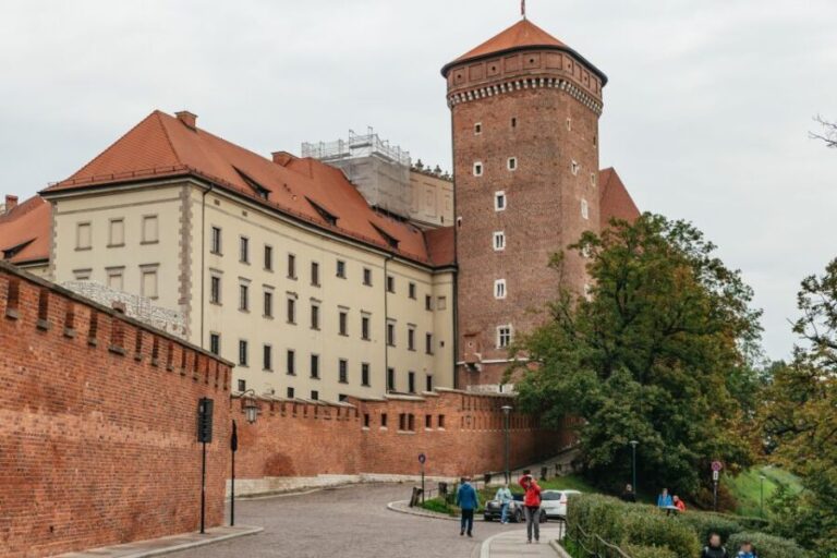 Krakow: Wawel Castle Guided Walking Tour - The Sum Up