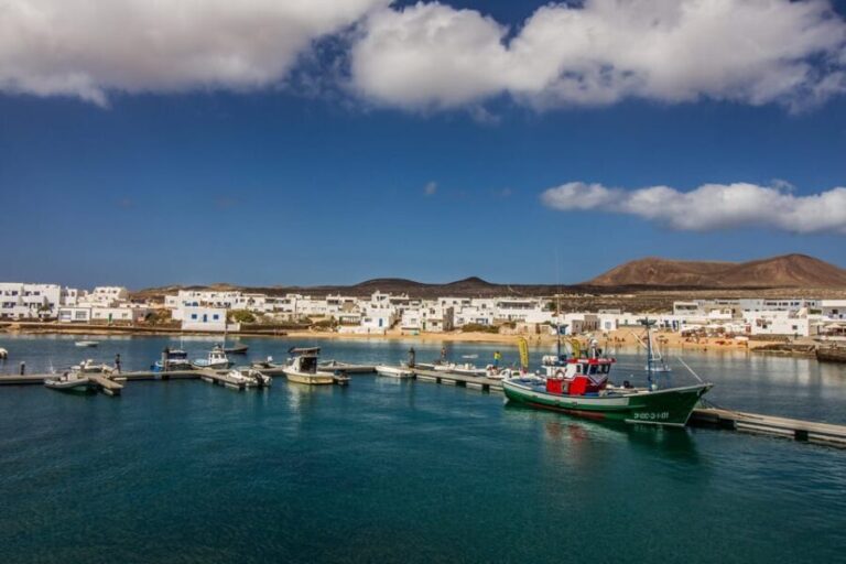 La Graciosa: Island Cruise with Lunch for Cruise Passengers - The Onboard Lunch: Authentic Spanish Flavors