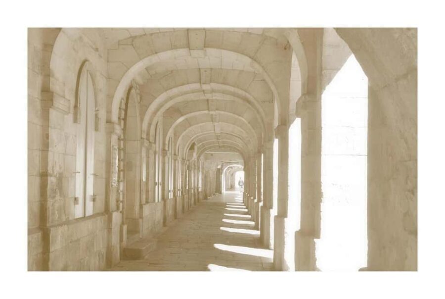La Rochelle: walking tour with a local guide - Practical Details and Considerations