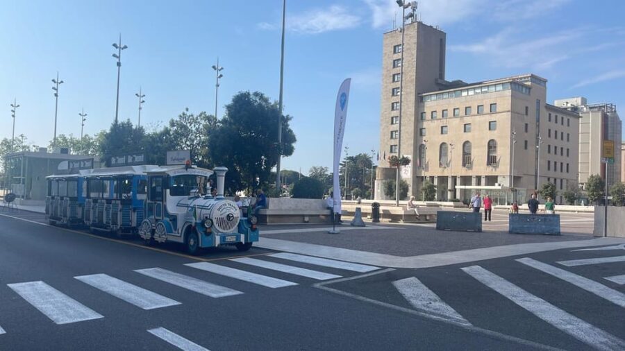 La Spezia: tour HOP ON HOP OFF con trenino e guida turistica - A Deep Dive into the La Spezia Hop-On Hop-Off Experience