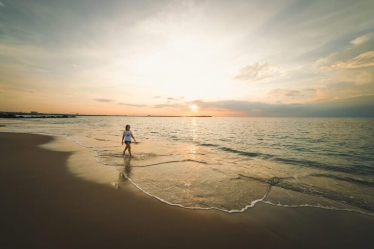 Lagos: Ladies' Beach Escape with Cocktails, Massage & Photos - What To Expect During the Tour