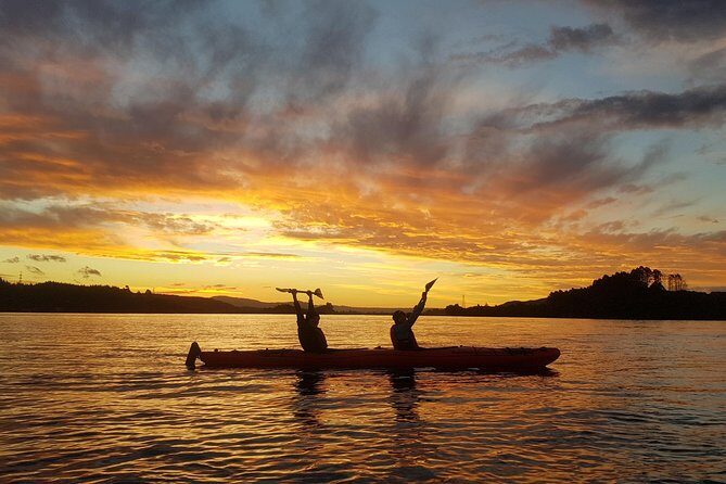 Lake Rotoiti Evening Kayak Tour including Hot Springs, Glowworm Caves and BBQ Dinner - Practical Considerations: What To Keep in Mind