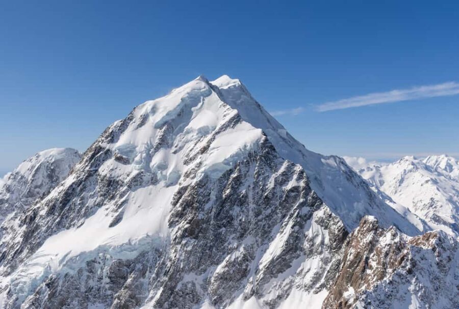 Lake Tekapo: 50-Minute Mount Cook and Beyond Scenic Flight