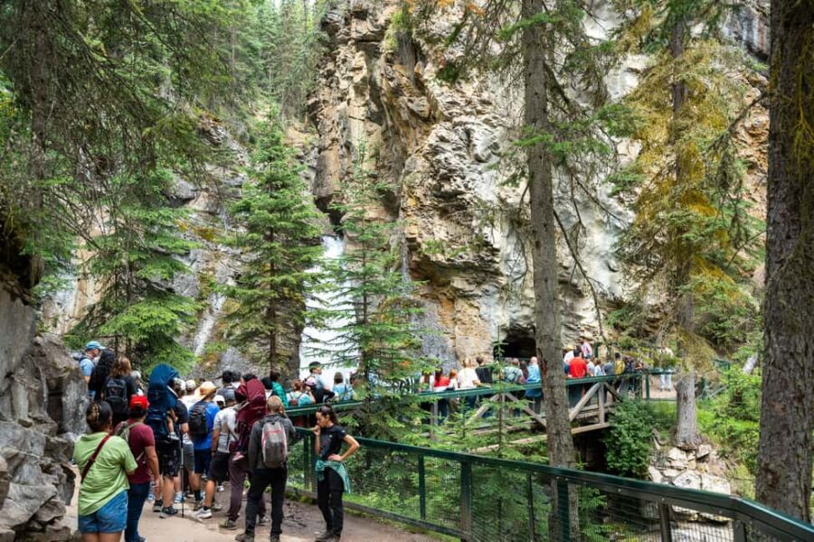 Lakes Moraine, Louise, Emerald, Johnston Canyon & Yoho Tour - The Experience: What You Can Expect