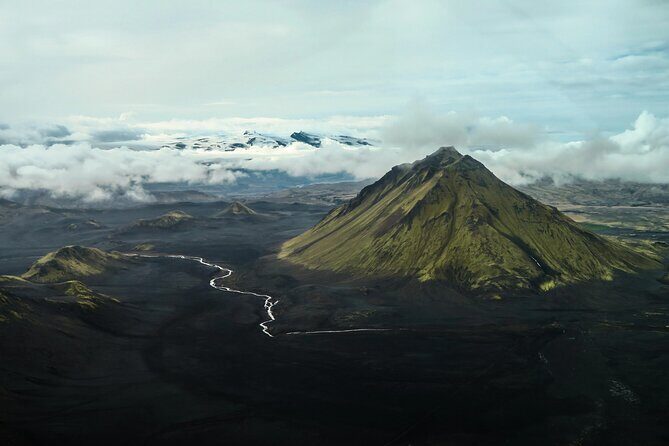 Landmarks from Above: Helicopter tour with 3 Landings - A Closer Look at the Helicopter Tour Experience