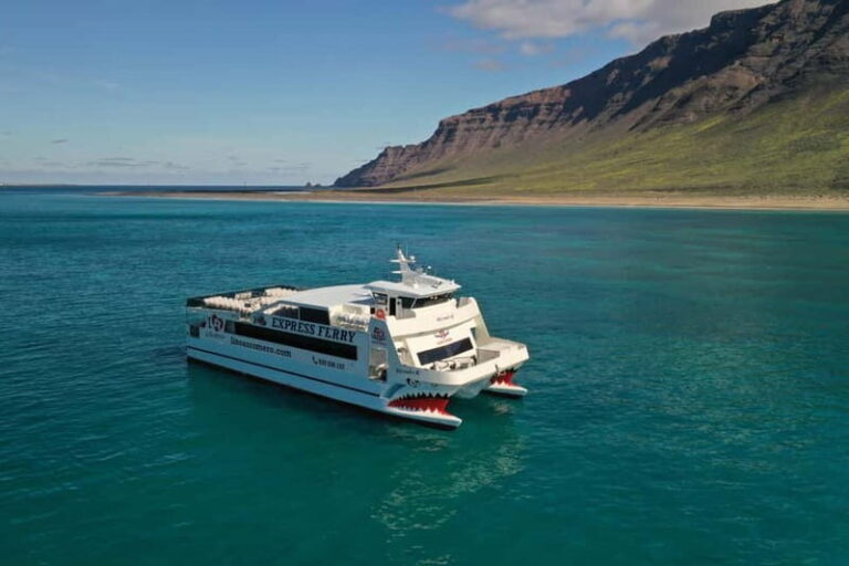 Lanzarote: Ferry to La Graciosa with Wi-Fi (free parking) - An In-Depth Look at the Ferry Experience