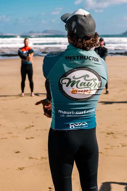 Lanzarote: Surf Experience with Equipment and Pick-Up - An In-Depth Look at the Lanzarote Surf Experience
