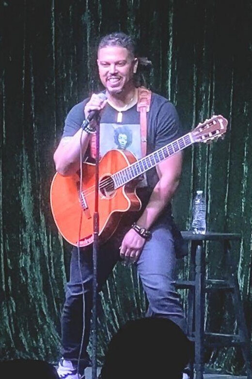 Las Vegas: Big Black Comedy Show with Drink - A Close Look at the Experience