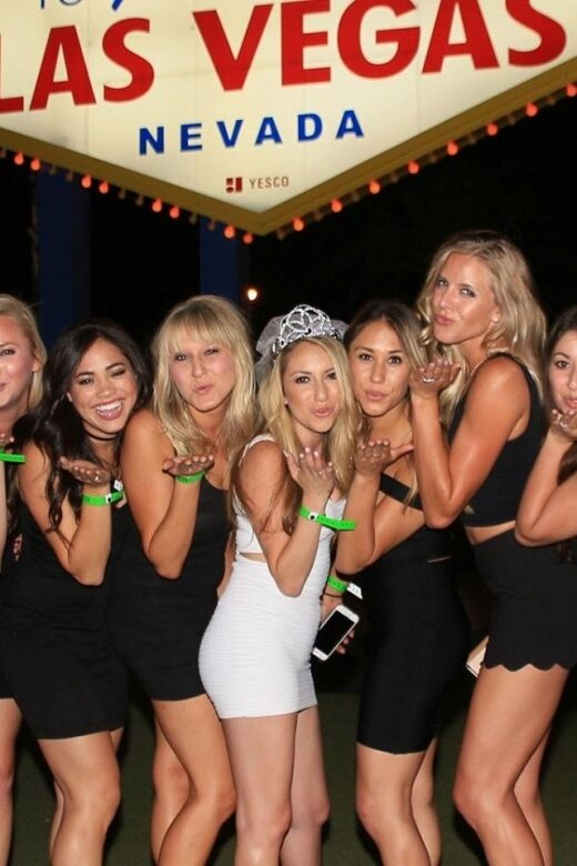Las Vegas: Nightclub and Bar Crawl with Party Bus and Drinks - Authentic Insights from Travelers