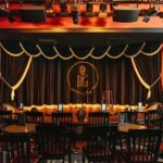 Las Vegas Strip: Brad Garretts Comedy Club at MGM Grand - An In-Depth Look at Brad Garretts Comedy Club Experience