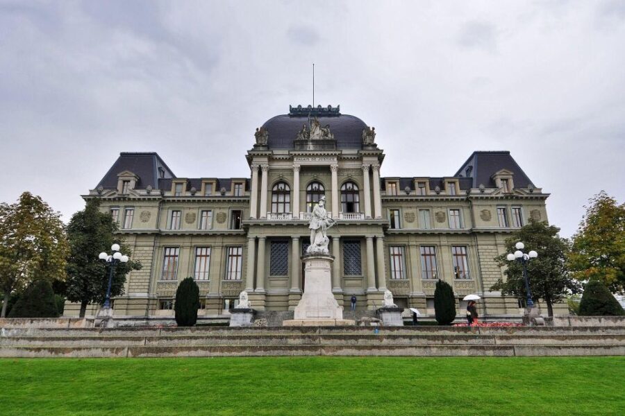 Lausanne Private Guided Walking Tour - From the Cathedral to the Swiss Riviera