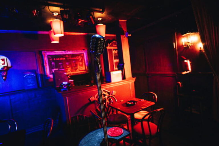 Laval: Piccadilly Cabaret Revisited Escape Game - A Closer Look at the Piccadilly Cabaret Revisited Escape Game