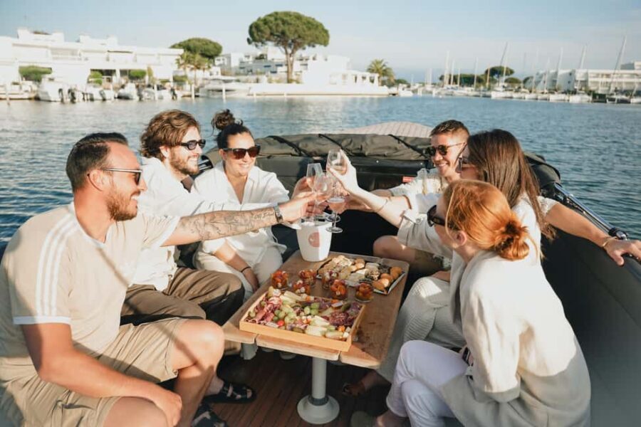 Le Grau du Roi: Privatize a charming boat for 2 hours with skipper - What makes this tour special?