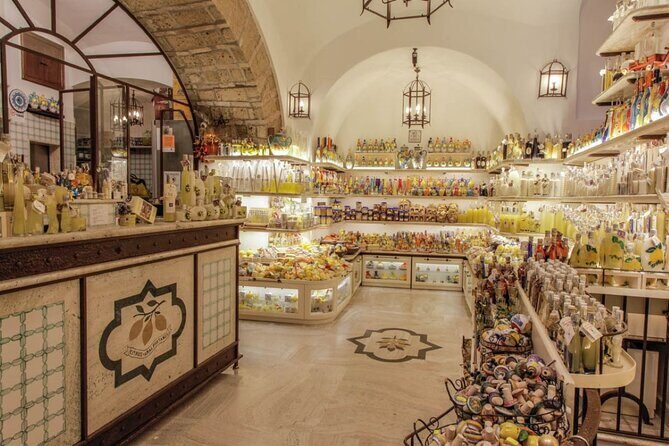 Learn how to make Amalfi limoncello - Deep Dive into the Making of Amalfi Limoncello