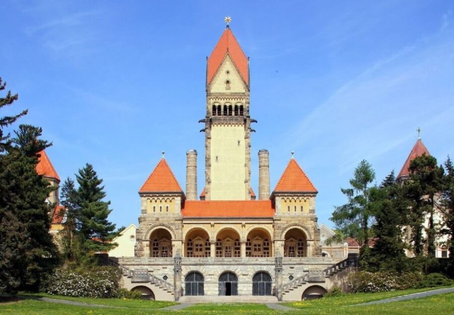 Leipzig: Guided Tour of the Southern Cemetery - Who Should Consider This Tour?