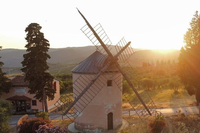 Leonardo Da Vinci's wind mill visit and Organic olive oil tasting - A Closer Look at the Tour: What to Expect