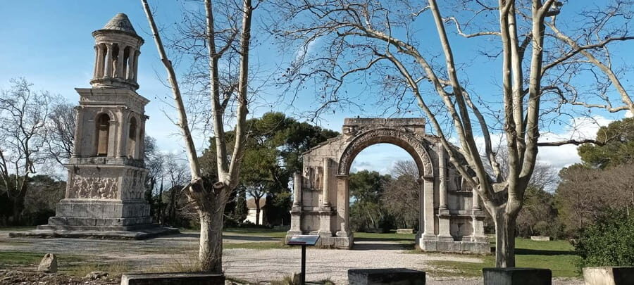 Les Baux De Provence and St-Rémy De Provence by electric bike - Who Will Love This Tour?