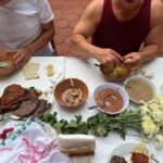 Let's eat at the Tlacolula Market on Sunday and drink Mezcal. - Value and Practical Details