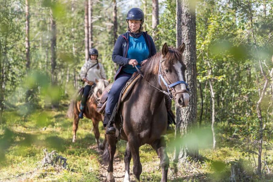 Levi: 2-Day Horseback Riding Adventure in Lapland