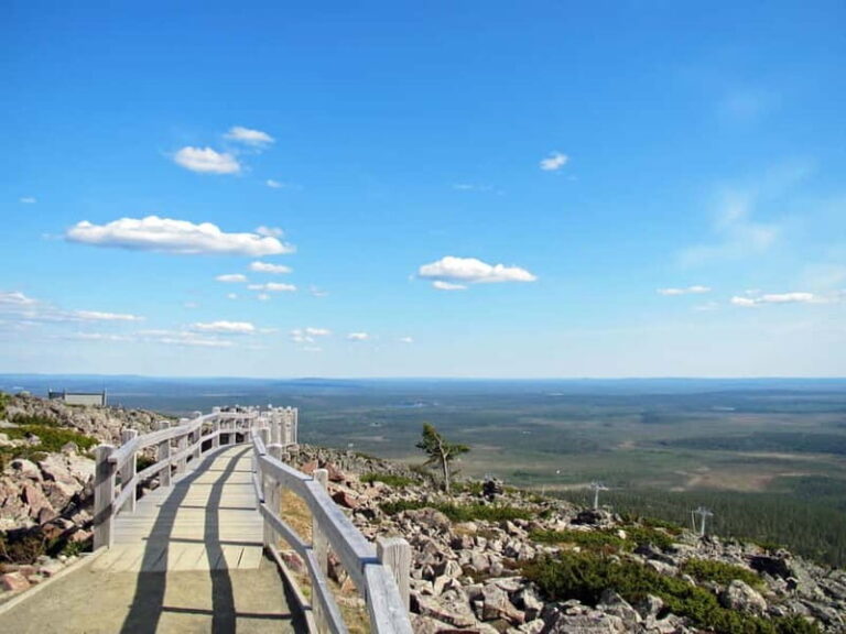 Levi: Fell Summit Tour and Samiland visit - Samiland: Cultural and Heritage Exploration