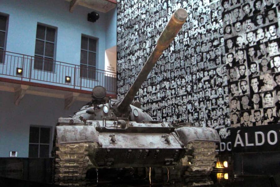 Life Behind the Iron Curtain, the communist Budapest private - Who Will Love This Tour?