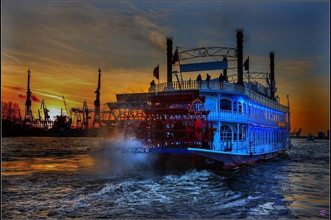 Lights tour through the port of Hamburg and to the historic warehouse district - FAQ