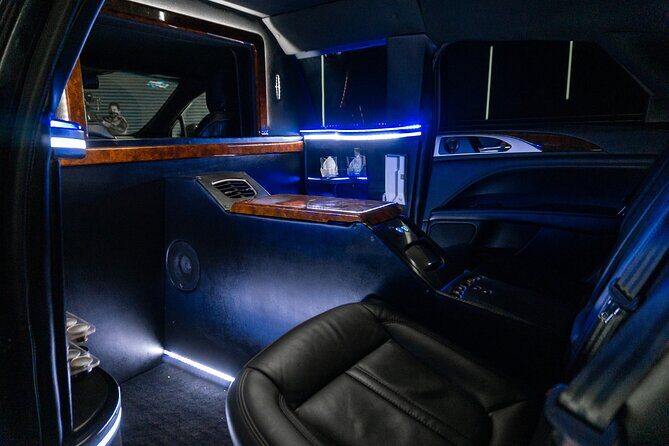 Lincoln Stretch limo from Cancun Hotel Zone to Cancun Airport - FAQs