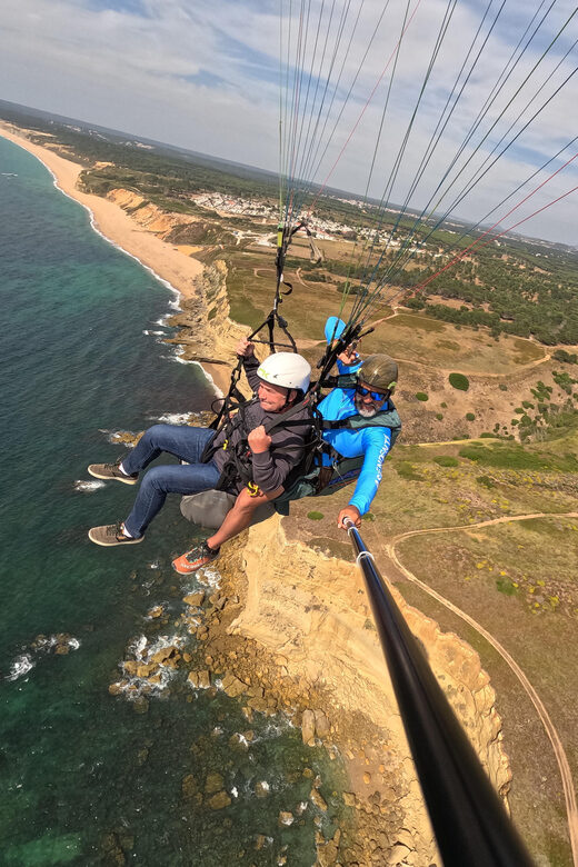 Lisboa: Paragliding Flight - Praia das Bicas - Discovering Lisbon from the Sky