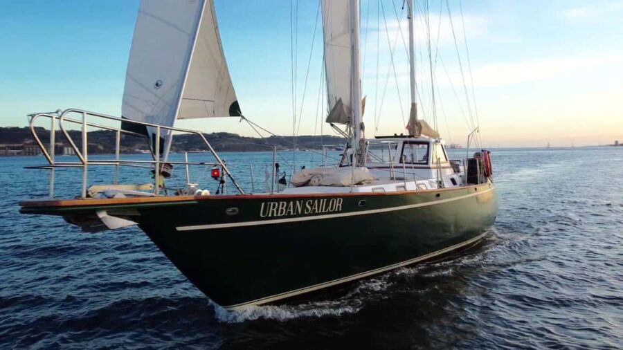 Lisbon: 2 Hours Private Tour with Drinks - A Closer Look at the 2-Hour Private Lisbon Boat Tour