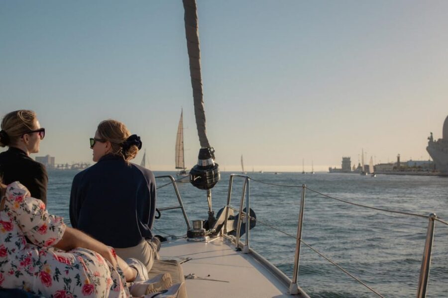 Lisbon 2 Hours Sailing Day Tour and Cruise With Drinks - Who Should Consider This Tour?