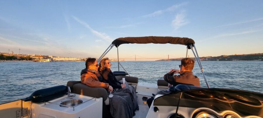 Lisbon: Boat Tour with Champagne - An In-Depth Look at Lisbon’s Boat Tour with Champagne