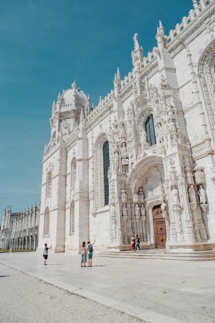 LISBON - Capital of Fado dinner included - PRIVATE TOUR - The Sum Up
