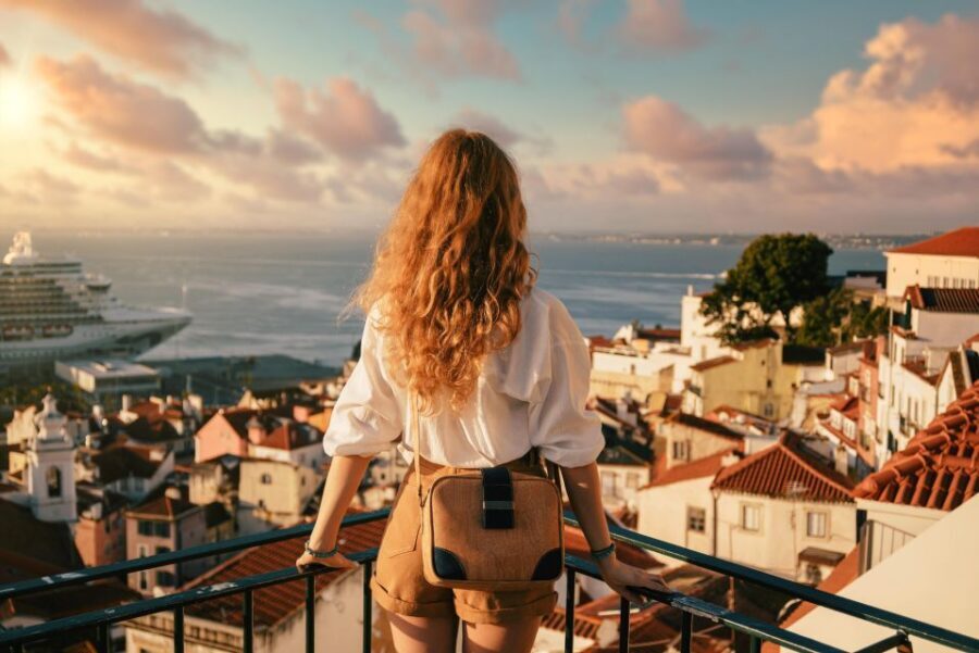 Lisbon: Capture the most Photogenic Spots with a Local - What’s Included and Not