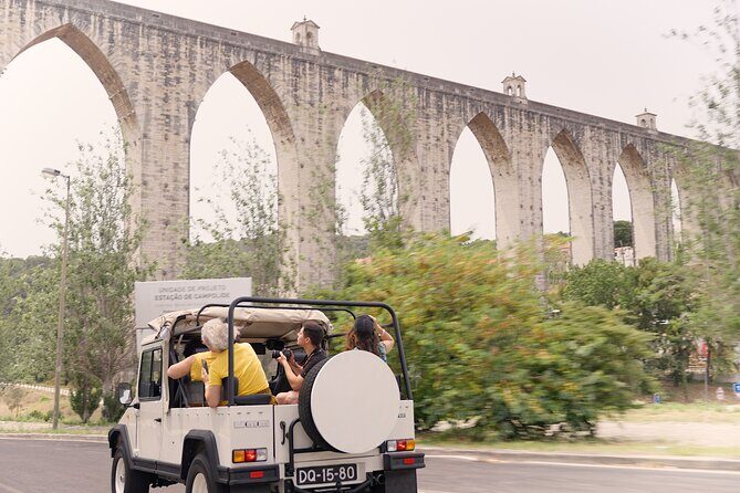 LISBON DAILY TOUR in a Vintage Jeep with FOOD & DRINK Tastings - Relaxing Amid Lisbon’s Green Spaces