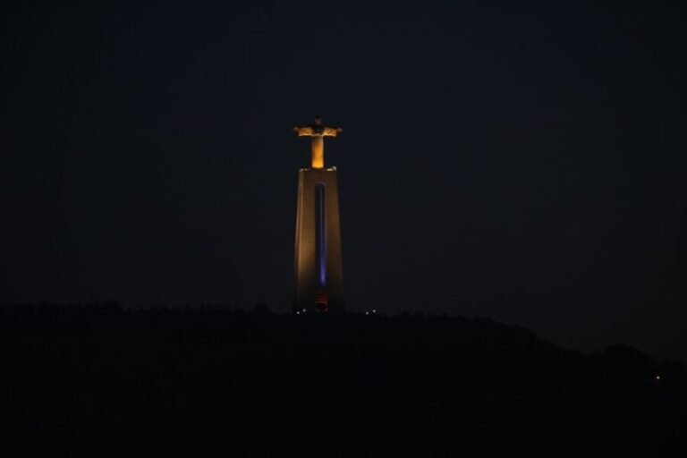 Lisbon: Exclusive Night Tour - Who Would Love This Tour?