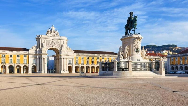 Lisbon: Half-Day Sightseeing Tour - Walking through Lisbon’s Historic Streets — São Jorges Castle and Alfama