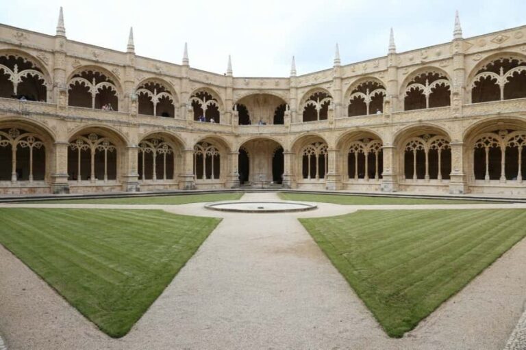 Lisbon: Jerónimos Entrance Tickets with Tuk-Tuk Tour - A closer look at the experience