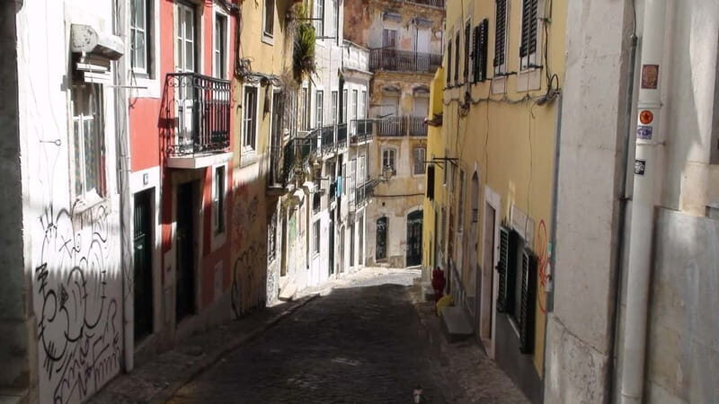 Lisbon: Off the beaten path Downtown Walk with a Local - Who should consider this tour?