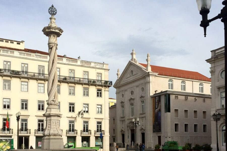 Lisbon: Old Quarter Highlights Tour - Authentic Local Stories and Highlights