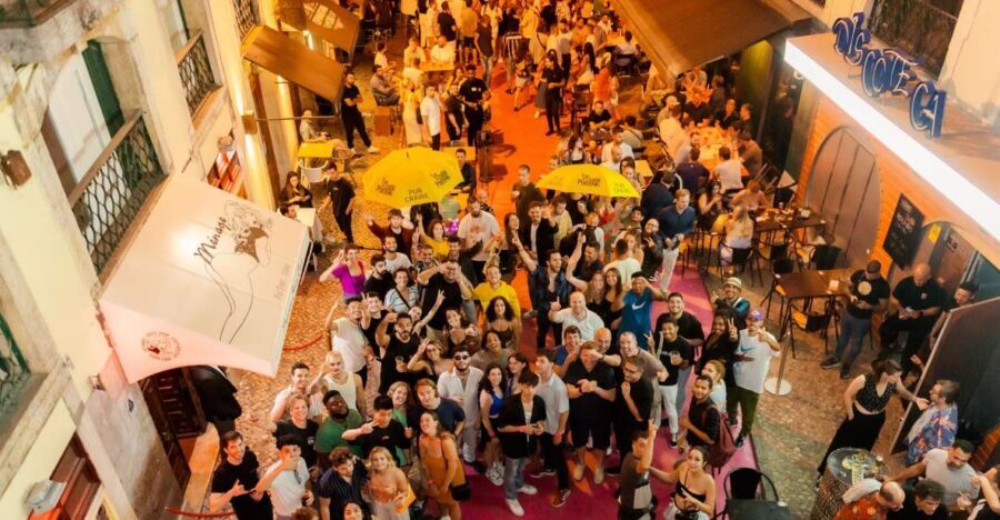 Lisbon PinkStreet Pubcrawl: 1hOpen Bar, Shots,VIP Club Entry - Why You Should Consider This Experience