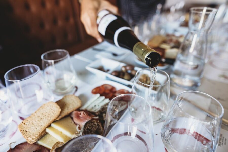 Lisbon: Portuguese Wine and Cheese Tasting with Lunch - FAQ