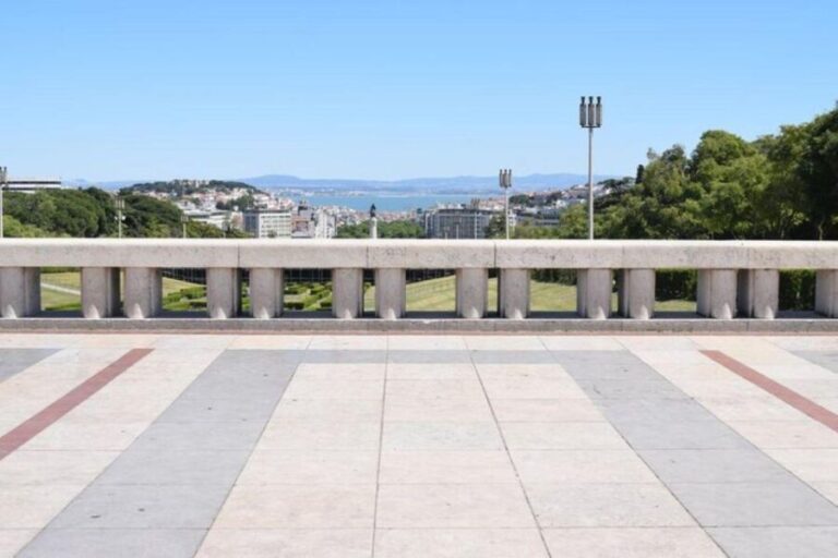 Lisbon: Private City Sightseeing Tour - Detailed Breakdown of the Itinerary