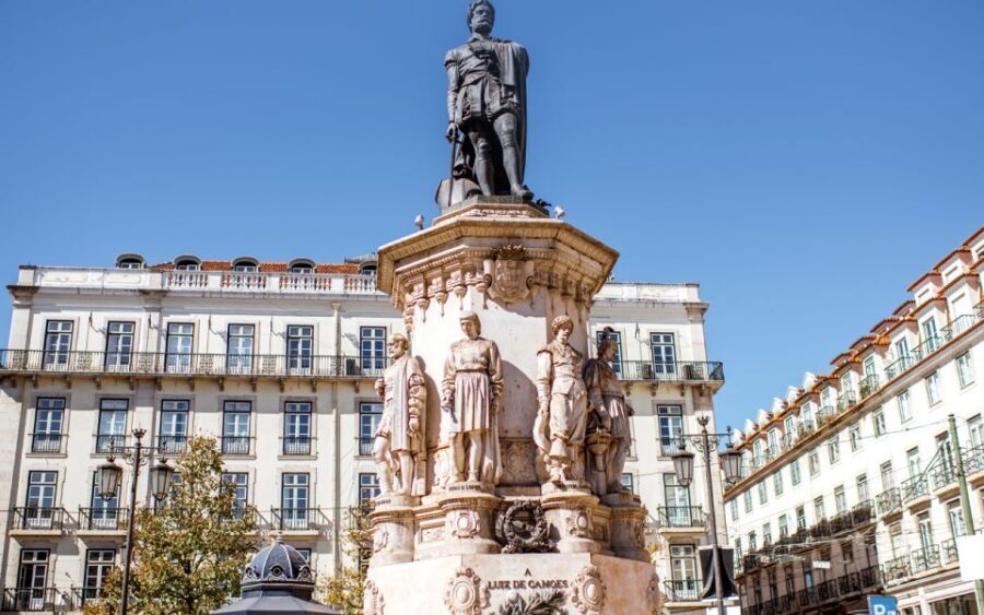 Lisbon: Private Kid-Friendly City Tour with São Jorge Castle - Detailed Breakdown of the Tour